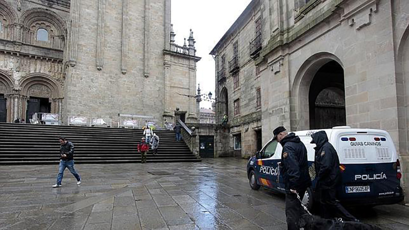 policia-catedral-santiago
